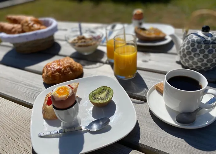 La Rose Des Vents Bed & Breakfast 4*