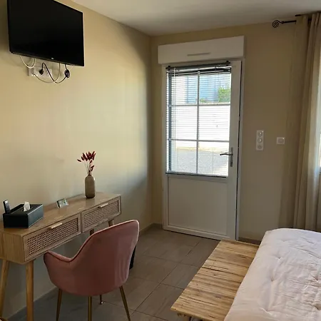 La Rose Des Vents לינה וארוחת בוקר 3*